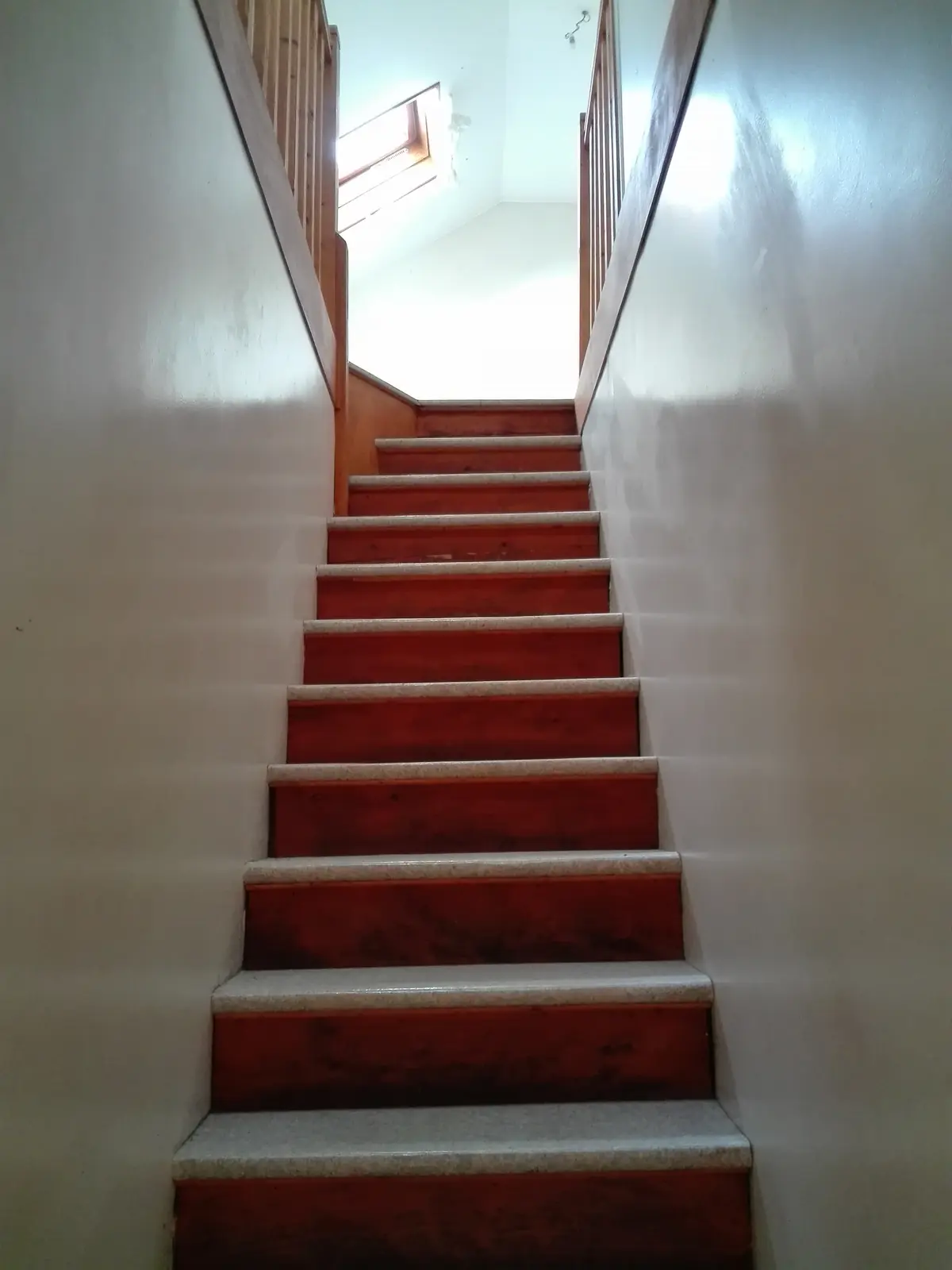 Escalier avant rénovation