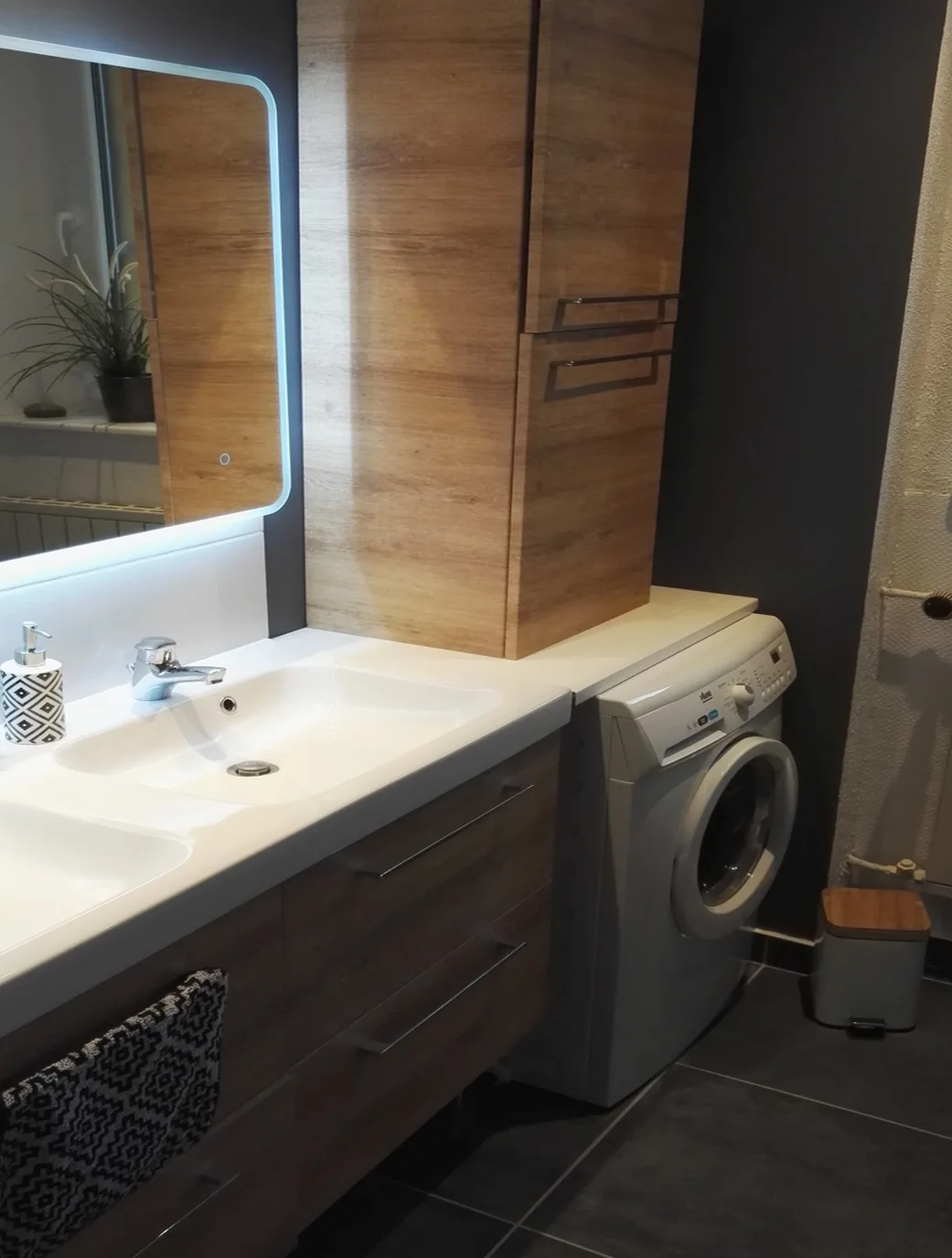 Après : salle d'eau rénovée, maison à Besançon Saint-Ferjeux