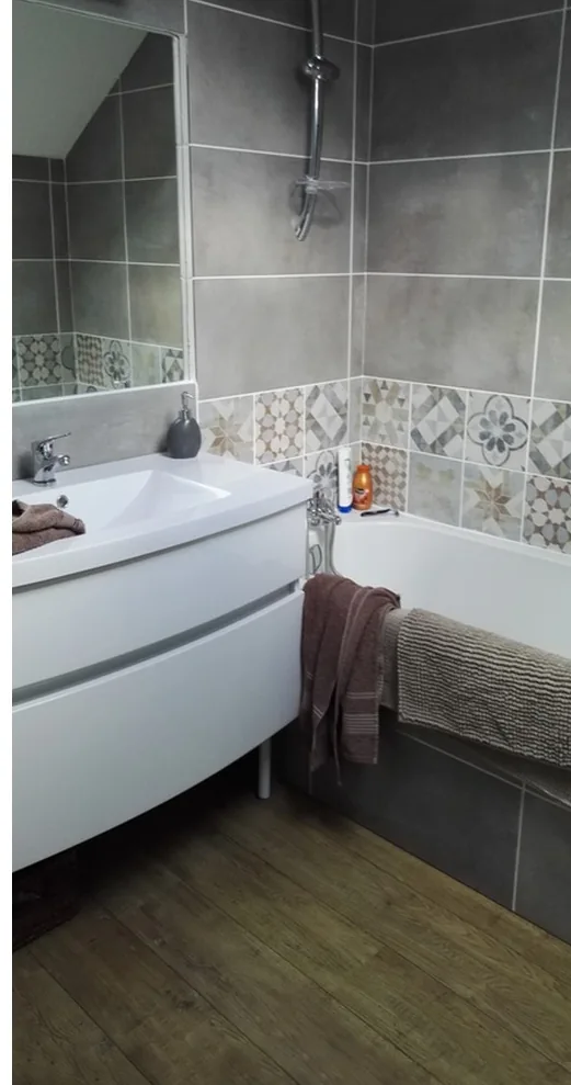Après : salle de bain rénovée, maison à Besançon Saint-Ferjeux